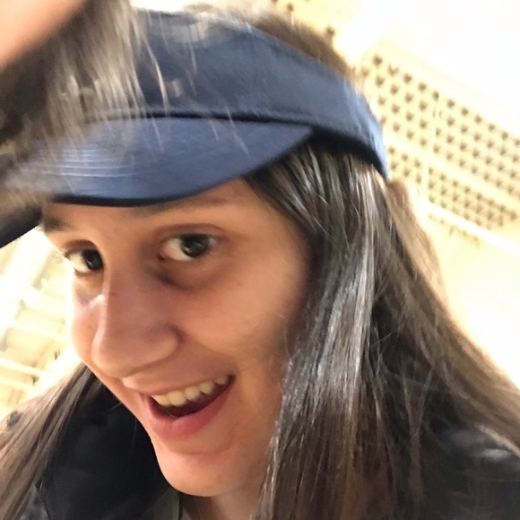 Meet your Posher, Hannah - Picture 1 of 1